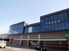 ①武雄温泉駅：新幹線駅舎見学

スタートは武雄温泉駅。
武雄には車でしか来たことがなかったので、駅は初めてです。
そのため昔の駅を知らないのですが、おそらく新幹線開業でリニューアルされたものと思われます。。