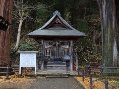 下ると厳島神社がありお参りしました。