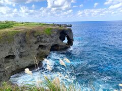 万座毛の海の色が好き