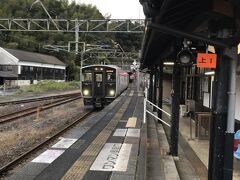 17:16 やっと電車が来ました。早岐乗り換えで佐世保駅まで戻ります。
