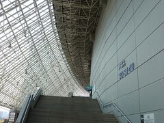 東京ドームは日本初の全天候型多目的スタジアムです。昭和63(1988)年3月18日に開場しました。PHOは最近では、専ら1月のふるさと祭りに来ています