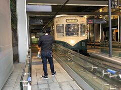 運転手さんが手を振ってくれました。
いつか鉄道旅したいな。
富山は寒かったですが、とっても楽しかったです。