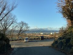 ぽかぽかになって帰りました。
写真は駐車場から見た飯綱山と千曲川。

ここまでご覧いただきありがとうございました。