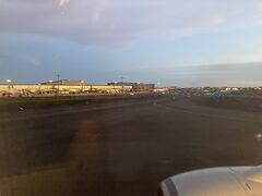 はい、着陸。
今回のフライトも快適だった。

羽田空港第二ターミナルに到着した私たちは、荷物を受け取って、またまた出発ロビーにある羽田エクセルホテルへ。