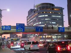 近鉄電車、阪神電車を乗り継いで神戸の三ノ宮にやって来ました。