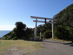 御崎神社
駐車場わきの鳥居