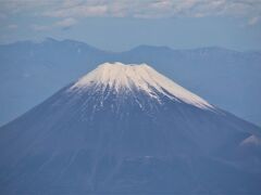 雪の富士山は絵になります。