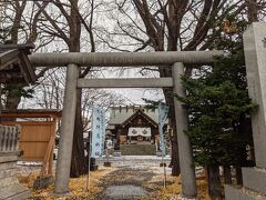 地下鉄を乗り継いで向った先は札幌諏訪神社。