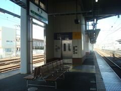 こちらは館山駅ホームです。旅の余韻に浸りながら、電車に乗って帰ります。