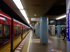 　淀屋橋から京阪電車に乗ります。