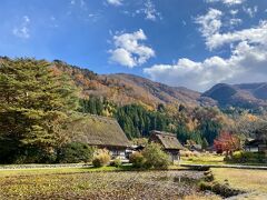 展望台行きのバスの時間まで　バス停から近い和田家周辺で撮影を楽しみます。

山は落葉が進んでいるようですが　お天気が良いので綺麗です。