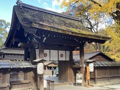 ５０＜河合神社＞
　ここ「河合神社」の御祭神は、玉依姫命（たまよりひめのみこと）。良縁・安産・育児、学問、長寿のご利益がある、どちらかというと女性向けの神社。