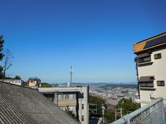 宝山寺駅に到着。ここで生駒山上行きに乗り換えます。

が、私はここで途中下車。駅名にもある宝山寺に向かいます。