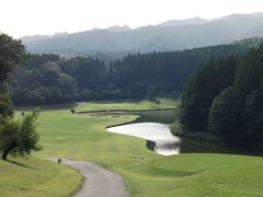 今日こそは！と景観麗しい青島ゴルフ倶楽部へいざ参戦。
お天気は申し分ない。
