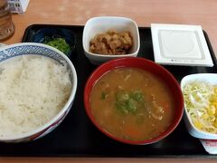 10時、吉野家浜松西インター店で朝食