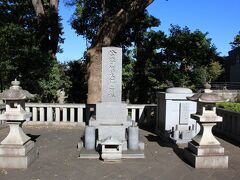 長州藩士で内閣総理大臣を務めた桂太郎の墓所が生前の桂の遺言により、吉田松陰先生を祀る松陰神社に隣接して建立されてます