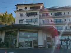 12:00すぎ、伊豆長岡につきました。

まずは、今日泊まるホテル「ニュー八景園」へ。 