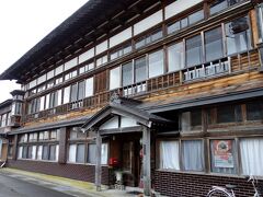 宿がもう渋いのなんの

こちらは「飯塚旅館」
開湯４００年以上って言われれば納得

