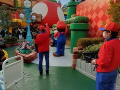 マリオとルイージ
乗りたかったヨッシーアドベンチャーはメンテナンスでお休みでした