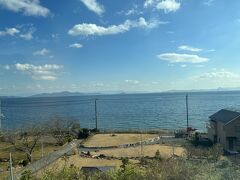 久しぶりに見る琵琶湖
湖西線やね

琵琶湖、水位が下がっているらしい