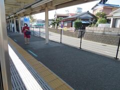 香川駅。
1面1線の棒線駅。