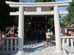 「大国主社」。

こちらも八坂神社の末社の１つです。
島根県出雲市に鎮座する「出雲大社」と同じ祭神を祀っています。
神話「因幡の白兎」で知られる大国主神で「大国さん」と親しまれ、縁結びの神としても知られています。