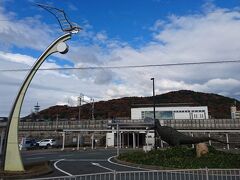 さて、テケテケ二川駅南口。