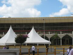 無事、ケニアに入国。写真は、ナイロビ国際空港です。