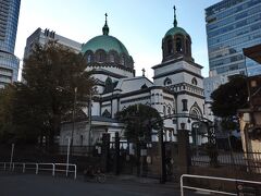 東京復活大聖堂です。
歴史を見るまで函館のハリストス正教会と関係がるとは知りませんでした。
聖ニコライは函館で先例を受けた後、ここに正教会の拠点を移したそうです。