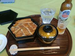 注文したのはもちろんあなご飯。
宮島ビールと一緒に優勝します(*´ω｀*)