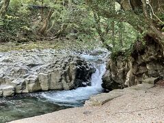 3つ目のカニ滝。なぜカニ滝というのかと思ったけど、カニの口の部分に見えるからかな？