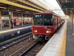 いつもの赤い電車でまずは豊橋へ