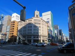 そして銀座方面へ徒歩、日本で一番土地が高い鳩居堂や銀座和光がある銀座4丁目交差点前にあるのが・・・