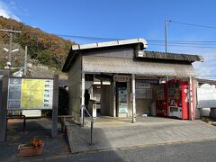 吉備津駅。
駅員さんが一人いて、掃除をされていました。