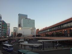 さて、本題。

金曜の16時すぎ。いつもの仙台駅。
11月も後半となれば16時回ればもう日没の雰囲気。