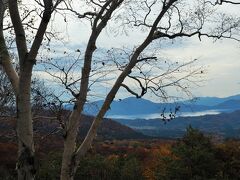 黒森展望台からは田沢湖が望めます。