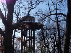 １０：００　スタッフさんおすすめの「城山公園」へ

晴れれば北アルプスが
場合によっては雲海が

さぁ、今日はどうだ？！

