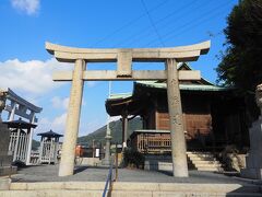 ようやく来たバスに乗り、和布刈神社前で下車。

九州の最北端で関門海峡を見守るように鎮座する神社。創建は約1800年前と伝えられているそう。