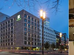 遅くはなったけど、無事に宿泊。
　手配してくれた「Holiday Inn Frankfurt &#8211; Alte Oper」。ドイツらしい”simple is best”なホテル。