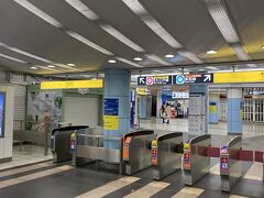 飯田橋駅で営団地下鉄東西線に乗り換え、