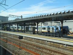 相鉄西横浜駅
留置線に並ぶ電車たち