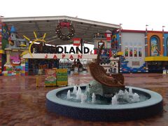 レゴランドに到着！「レゴランド®・ジャパン」は2017年4月に開園した3～12歳のお子様とそのご家族が1日中思いきり楽しめる屋外型テーマパークです。ロックと約1万個ものレゴ®モデルが集まっているパーク内に、レゴ®ブロックの世界感をテーマにしたインタラクティブな冒険型アトラクションが盛りだくさんです。（名古屋コンセルジュ参照）ハロウィンやクリスマスなど、季節のイベントも盛りだくさんで、何度訪れても楽しめると評判になっています。（じゃらんニュース参照）
