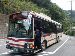 「貴船口」に到着です。

「京都バス」でやってきましたー。