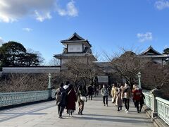 兼六園から金沢城公園へ移動します。