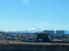 大宮駅で乗り換えですが、手前で『富士山』が見えました。