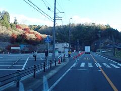 ダメだ

０６００に家を出て
川見の四季桜まで来ましたが
今年は全く駐車できませんね！
昔は9時までは無料って感じでしたが
コロナの時は駐車場閉鎖しても
シャトルバス運行って
本当に方向性が読めませんね