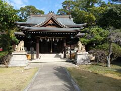 城の裏手にある姫路神社へ