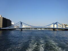 清洲橋。これも古い吊り橋です。