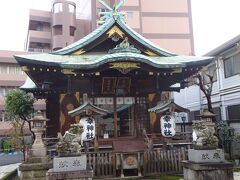 幸稲荷神社（本社）応永元年頃、創建で、東京で最も古い神社の一つです。）東京タワーにある「タワー大神宮」の本社です。創建当時は「岸乃稲荷」という社号でしたが、幸事が続いたため、「幸稲荷神社」となりました。瘡護神社と２つが祀られています。