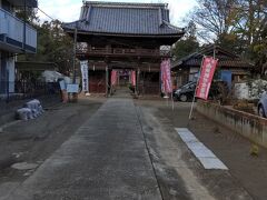 「観音院の仁王門」8:30通過。
16号線を渡り、小渕の歩道橋を過ぎた左手側でした。